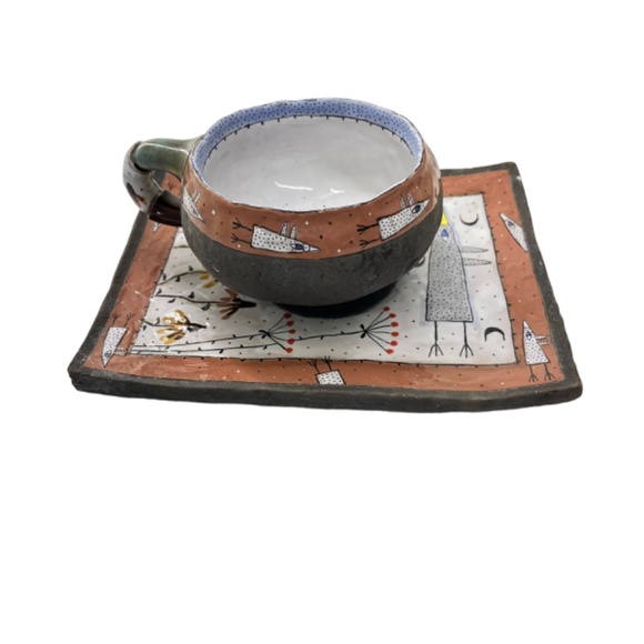 Hand thrown pottery teacup and saucer - Picture 4 of 5